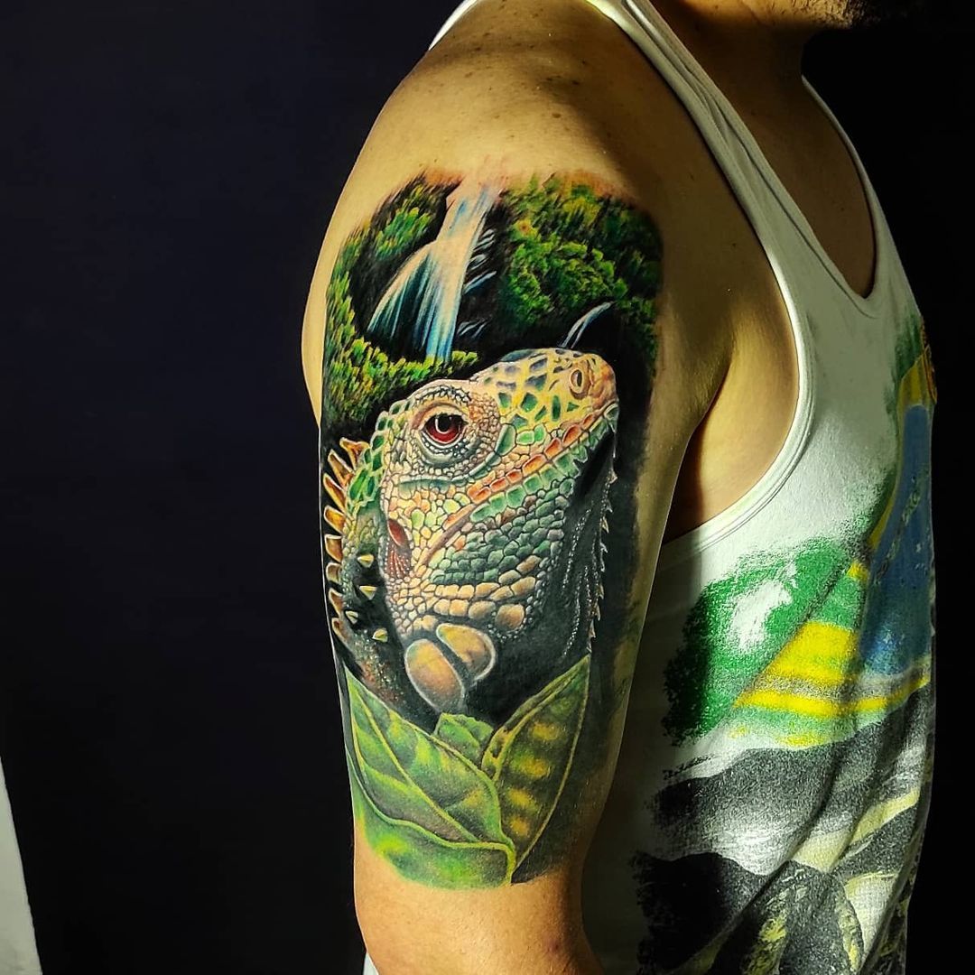 татуировка игуана