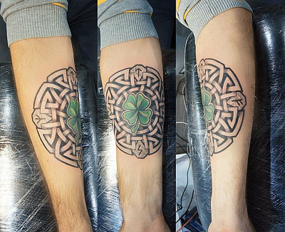 Татуировка клевер в кельтском орнаменте