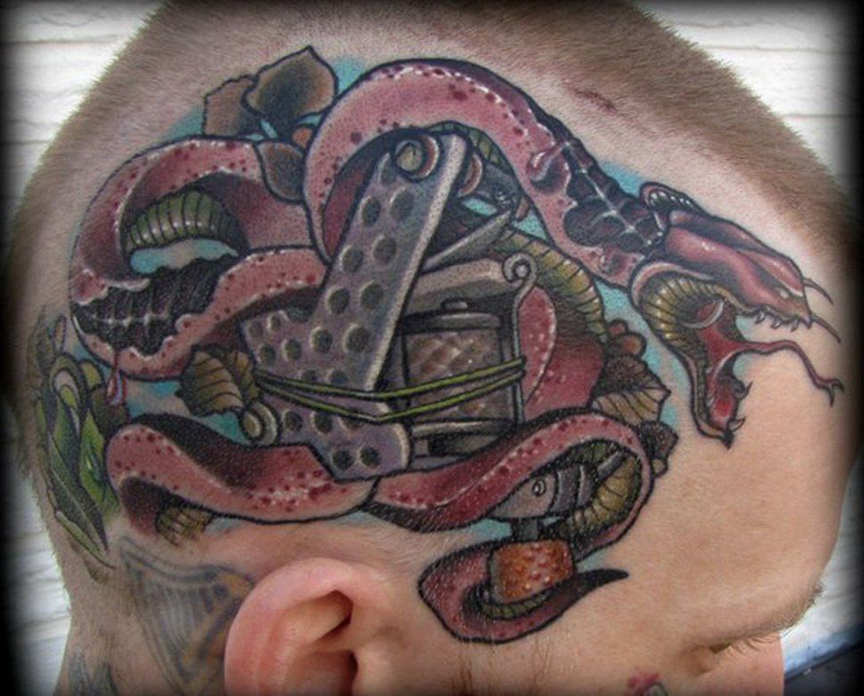 татуировка змея