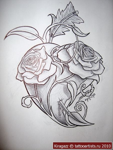 Интимная татуировка сердца в розах