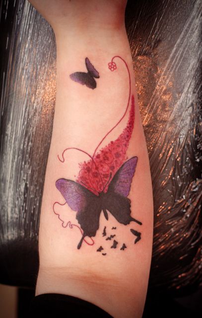 Татуировка бабочка с узором
