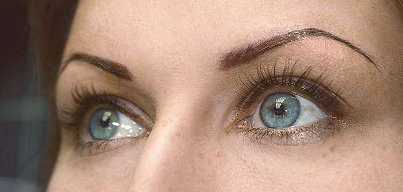 Перманентный макияж бровей