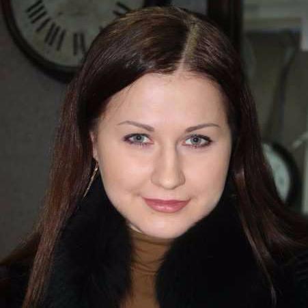 Ирина - татуировка "звездочка"