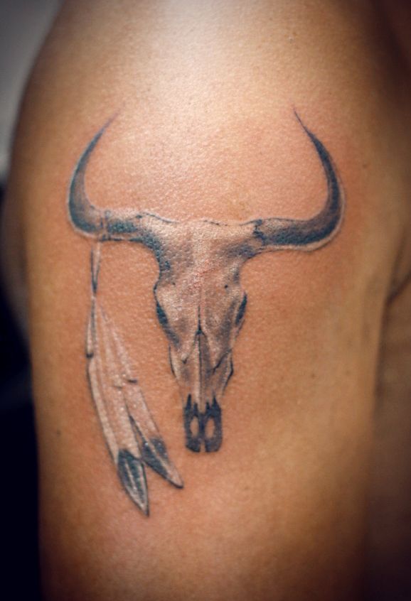Татуировка череп буйвола