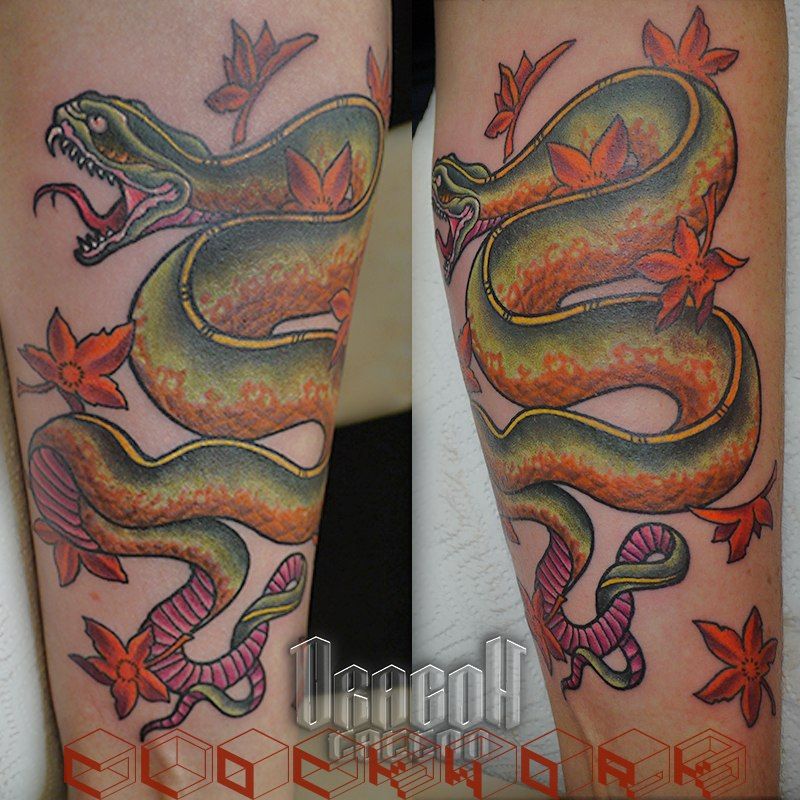 Татуировка змея олдскул