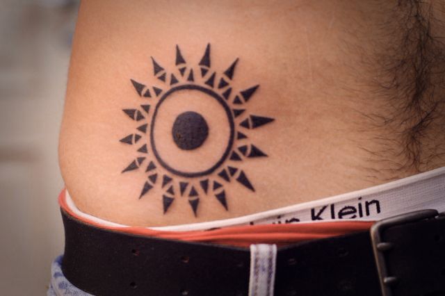 Татуировка Солнце полинезия