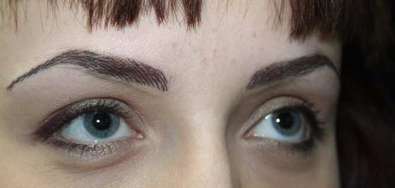 Перманентный макияж бровей