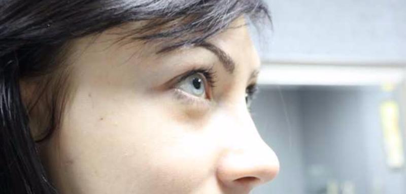 Перманентный макияж бровей