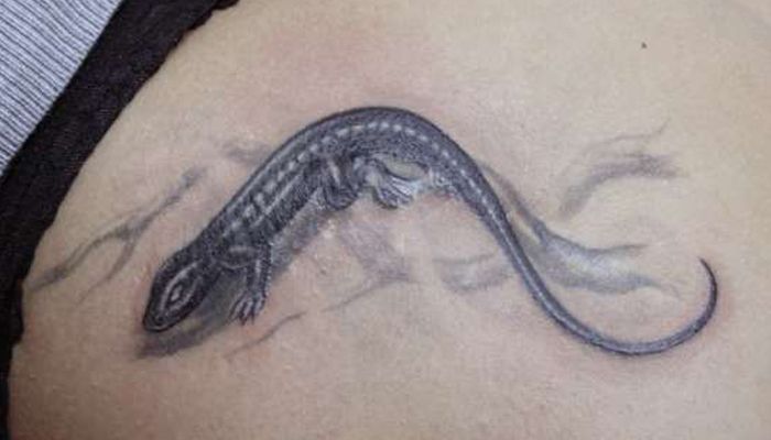 Татуировка "Ящерица" у мастера Дмитрия