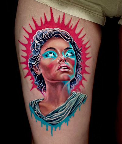 Тату портрет в неоне