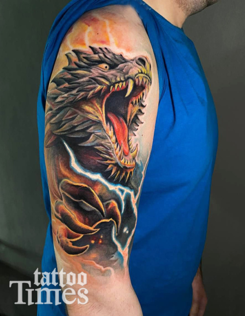 Тату дракон с оскалом