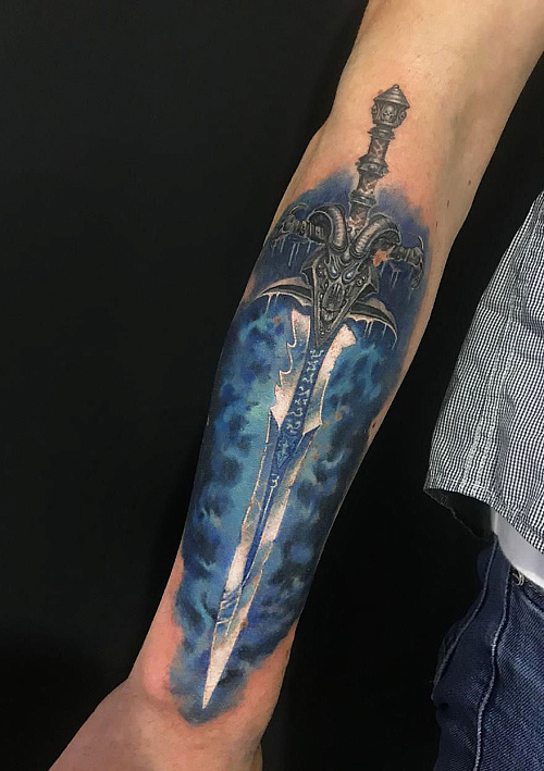 Тату кинжал с черепом барана