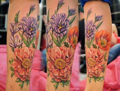 Татуировка цветы реализм