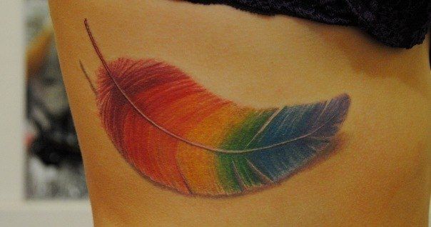 Татуировки для девушек перо (59 фото)