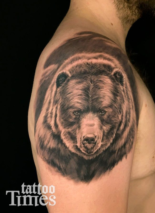 Тату морда медведя