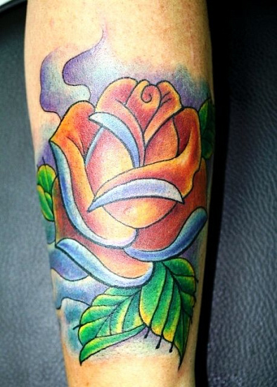 Татуировка Роза Олд скул на руке
