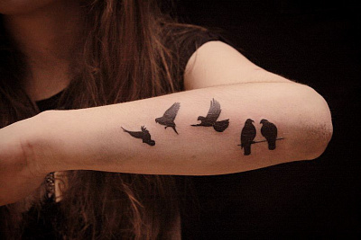 Татуировка силуэты птиц