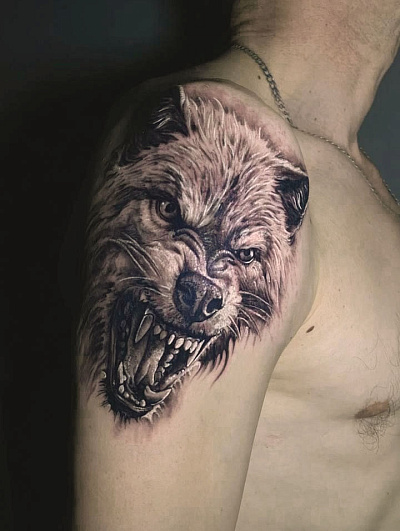 Тату волк с оскалом