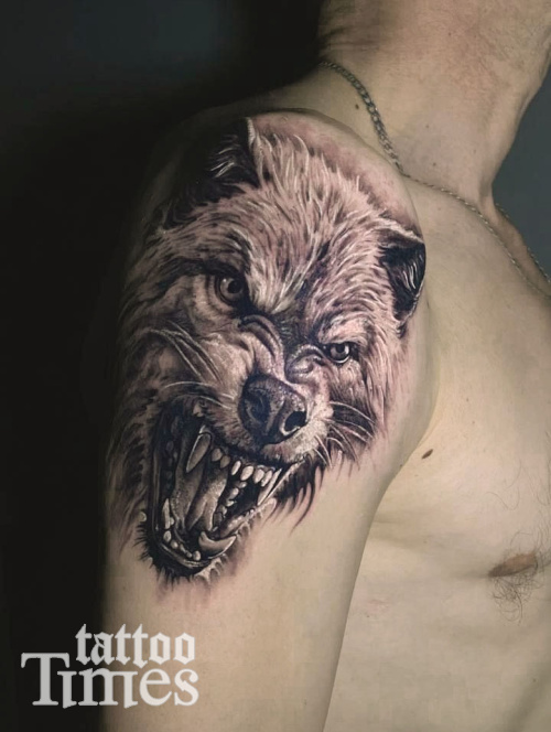 Тату волк с оскалом