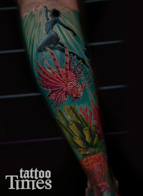 Тату рыба крылатка и кораллы