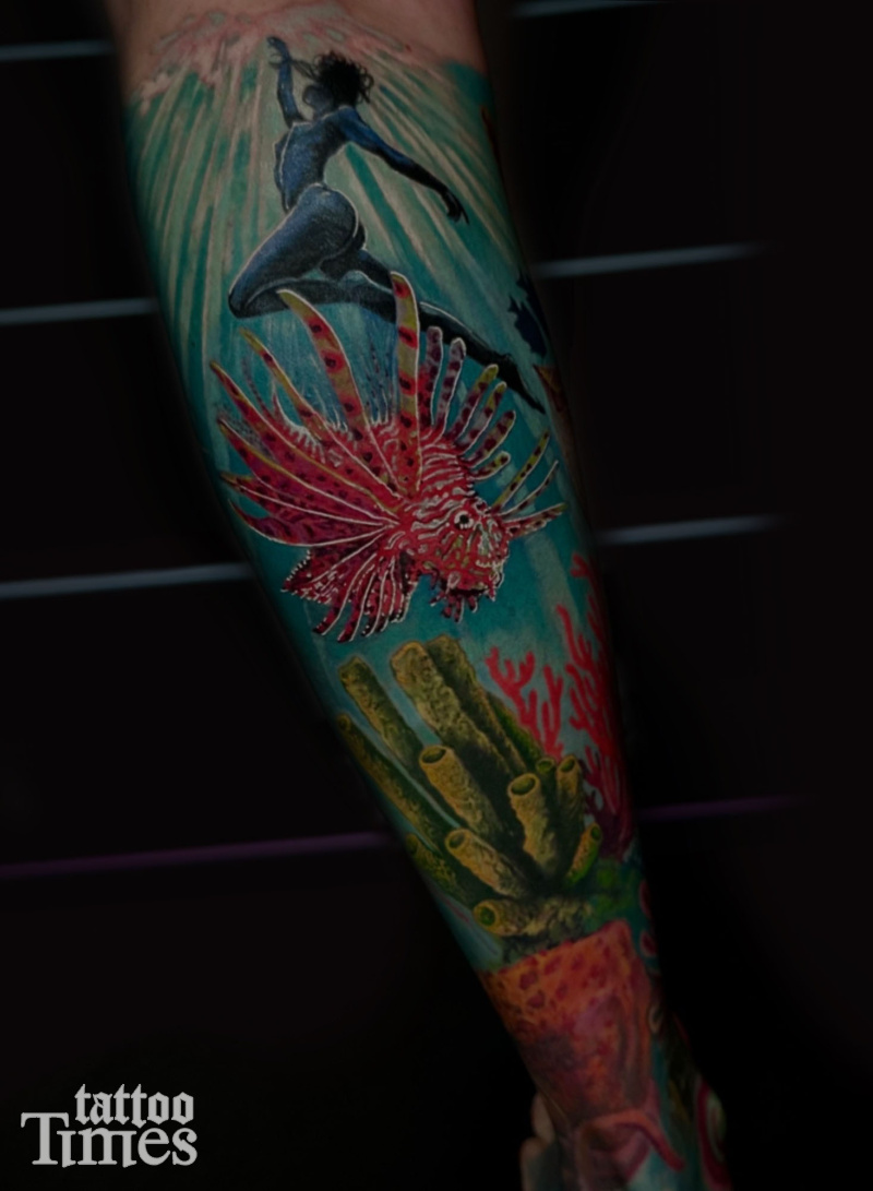 Тату рыба крылатка и кораллы