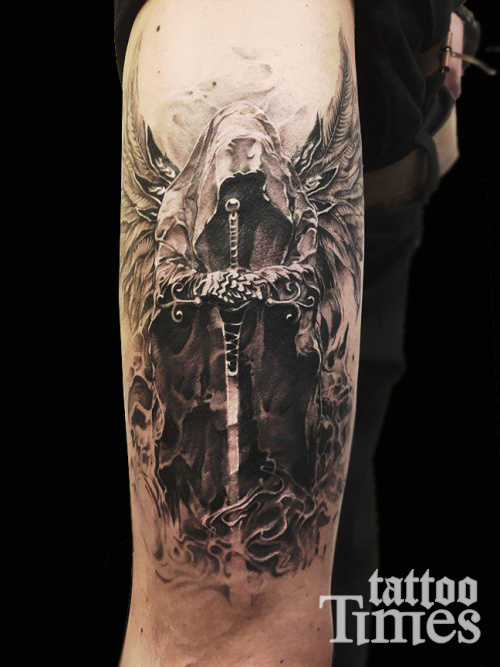 Тату черный ангел