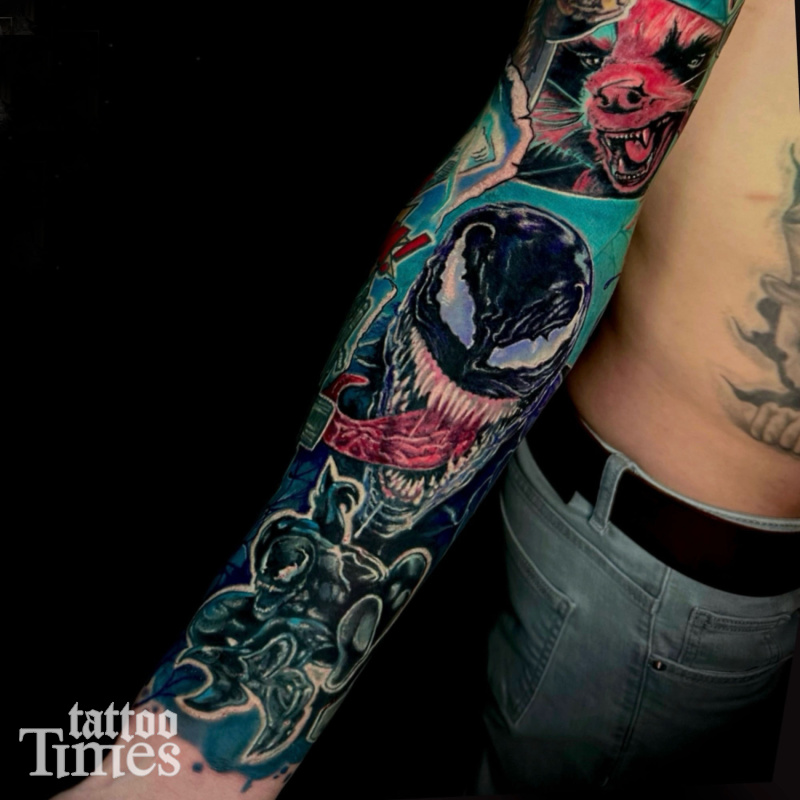 Тату венома на руке