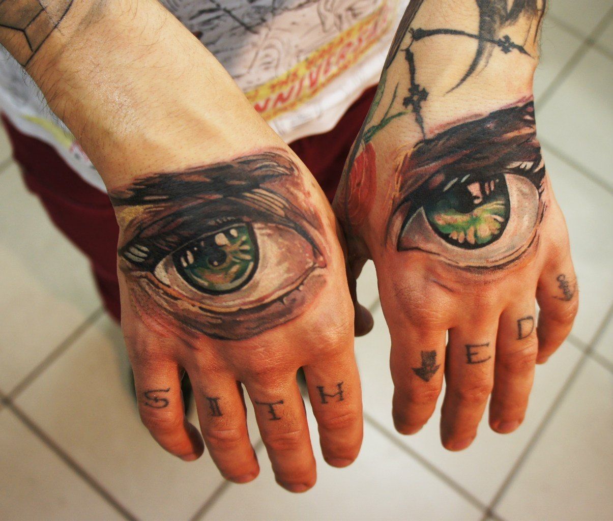 татуировка глаз