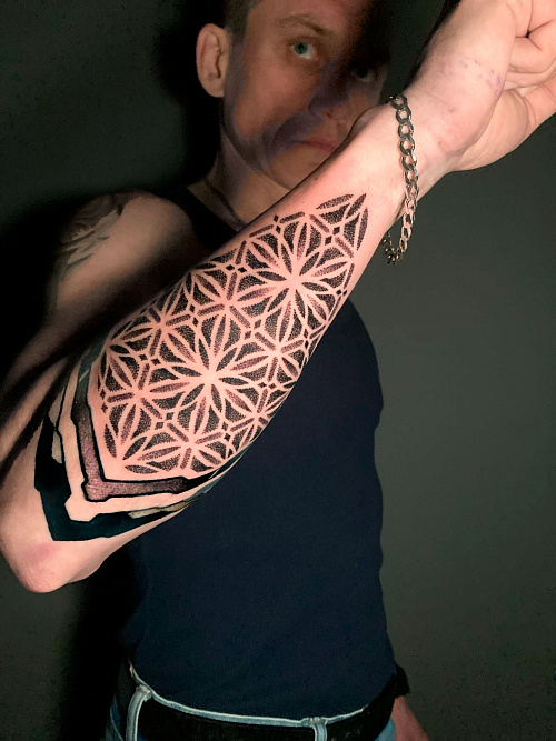 Татуировка паттерны на руке