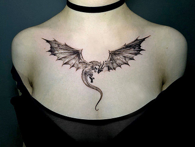 Татуировка дракон на груди