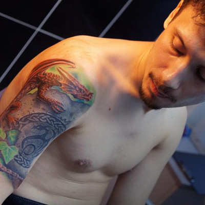 Александр - татуировка "Дракон на плече"