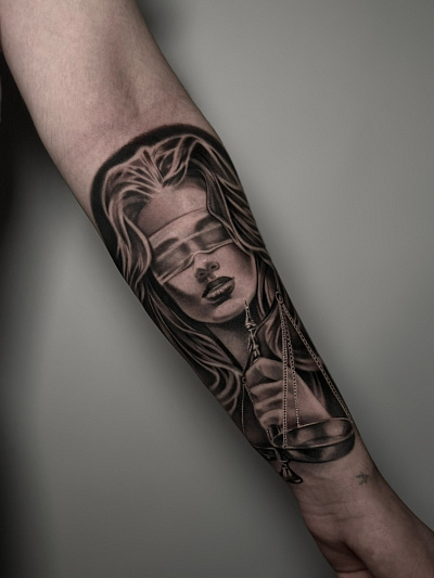 Татуировка портрет фемиды