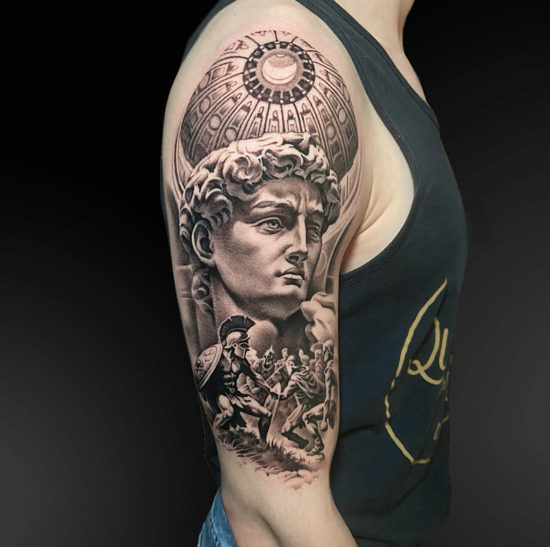 Тату Давид и амфитеатр