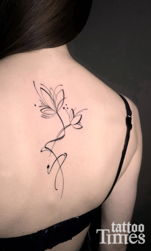 Тату лотос лайнворк