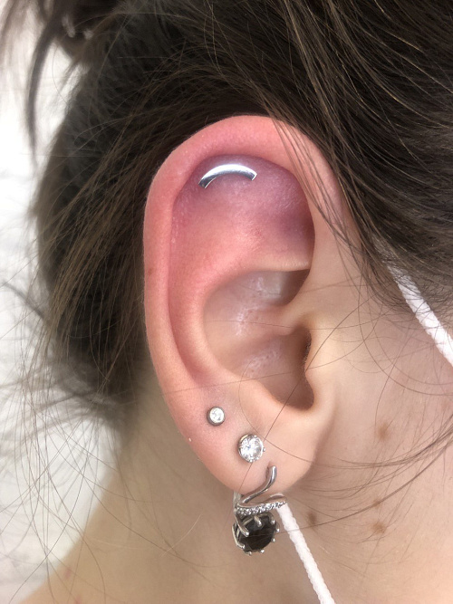 Пирсинг хряща уха 9