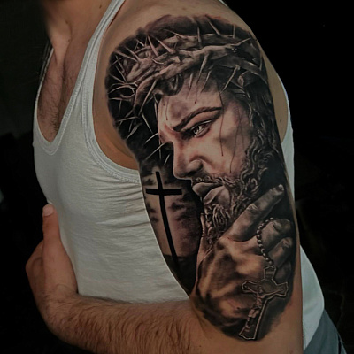 Тату Иисус Христос на плече