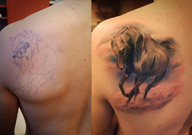 Татуировка кавер-ап лошадь