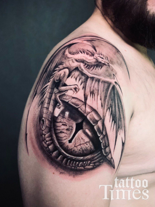 Тату глаз дракона