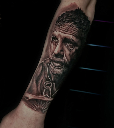 Тату Том Харди