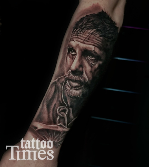 Тату Том Харди