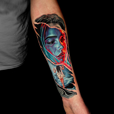 Тату неоновый портрет