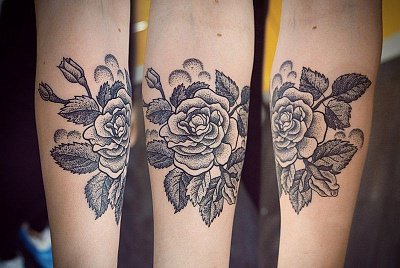 Татуировка цветок в дотворке