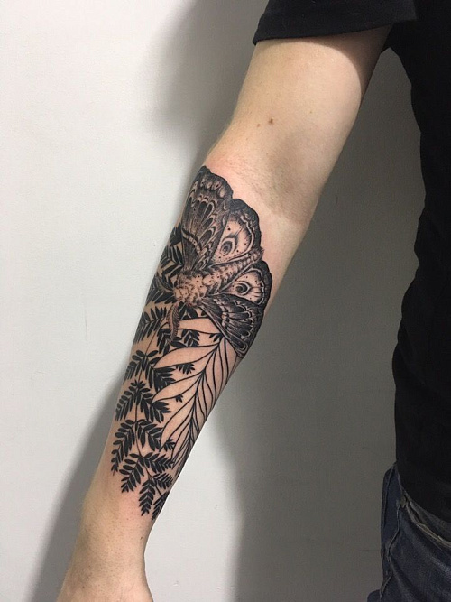 Тату мотыль и папоротник
