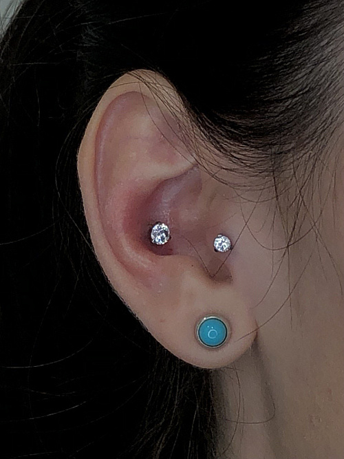 Пирсинг хряща уха 6