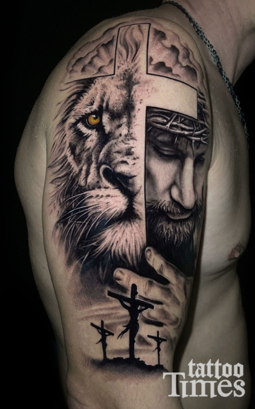 Тату лев и Иисус