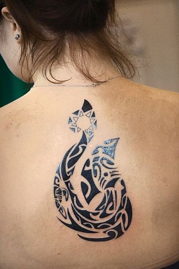 Татуировка полинезия на спине