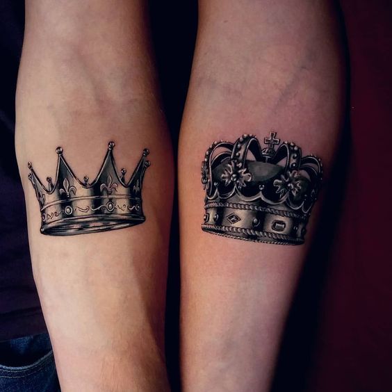 Что означает татуировка в виде короны на плече