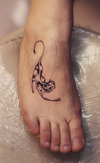 Татуировка кошки для девушек
