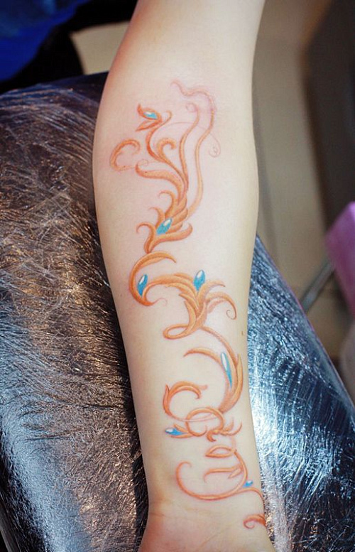 Татуировка узор на шрамах на руке