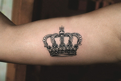 Татуировка в виде короны